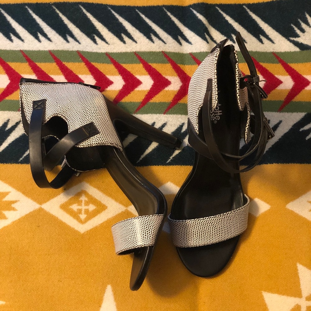 Heels - Picture 2 of 5